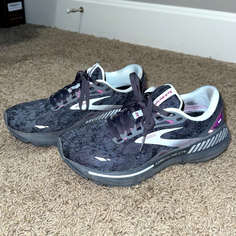 Brooks -  Adrenaline GTS - Women’s Athletic Shoes - Size 7 - grey/pink